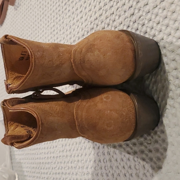 SHYANNE Rustic Booties Size 6 1/2 (#25) - Picture 3 of 5